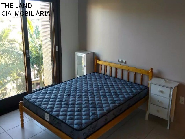 Casa à venda com 3 quartos, 360m² - Foto 8