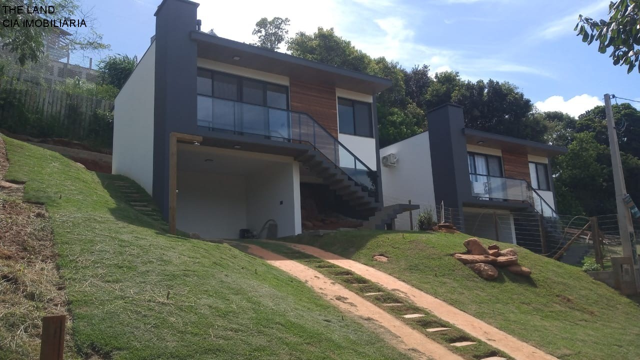 Casa à venda com 2 quartos, 250m² - Foto 2