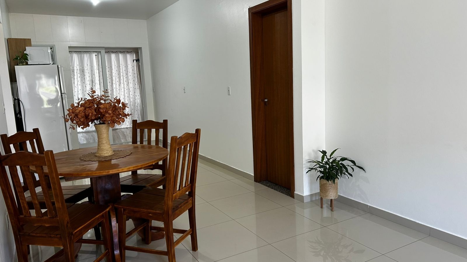 Casa à venda com 2 quartos, 81m² - Foto 4