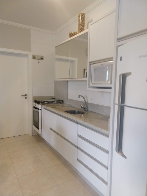 Apartamento à venda com 2 quartos, 82m² - Foto 3