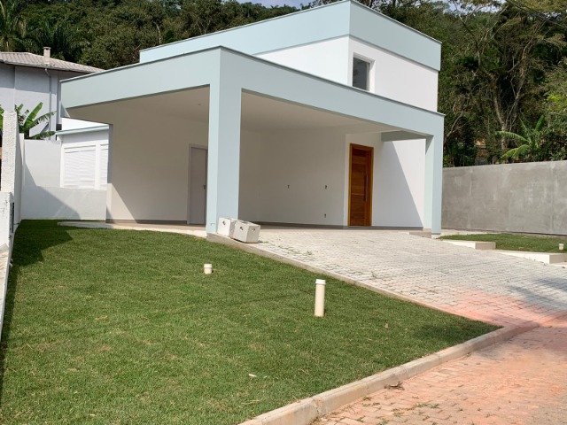 Casa de Condomínio à venda com 3 quartos, 420m² - Foto 1