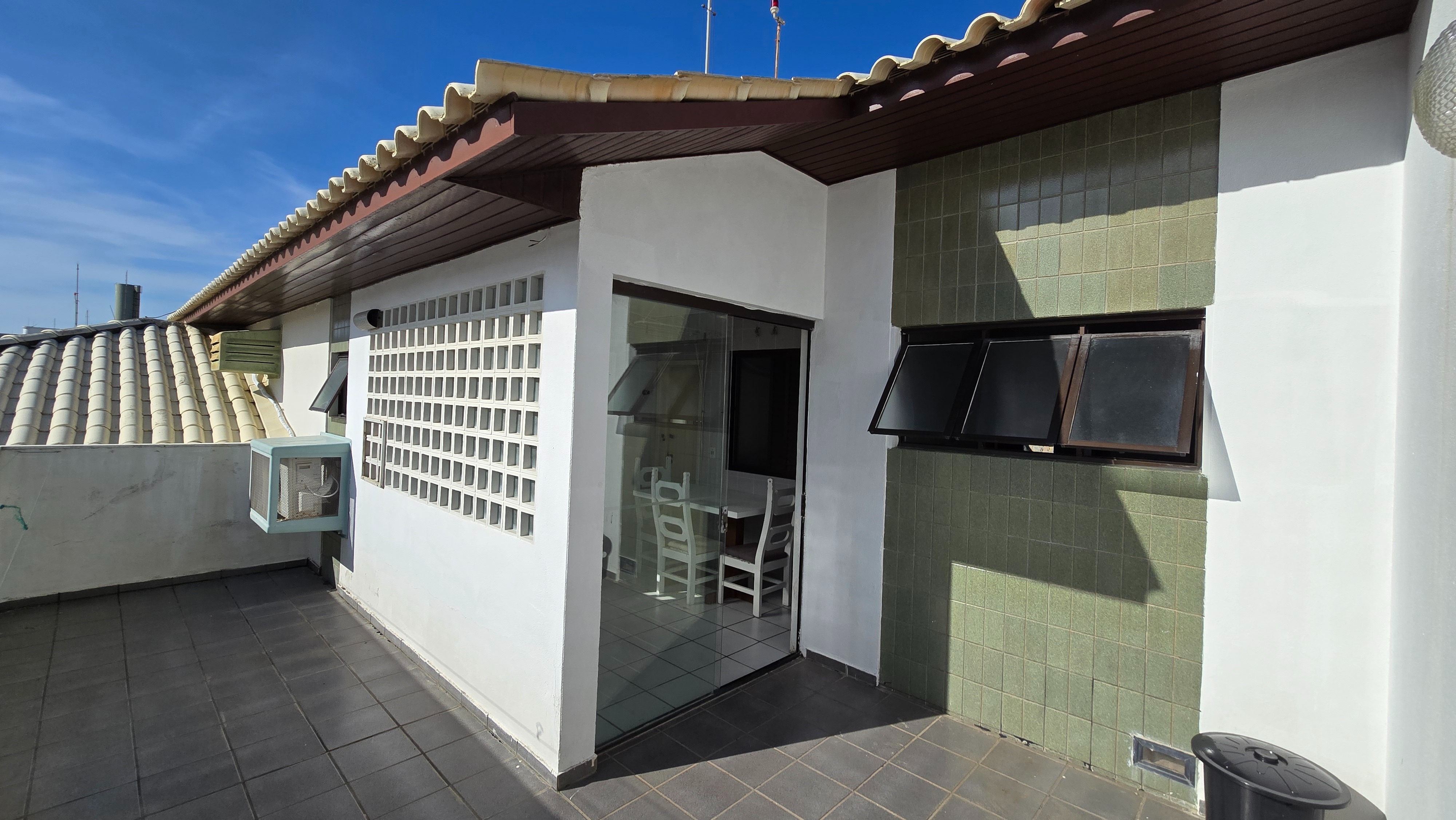 Cobertura à venda com 4 quartos, 200m² - Foto 1