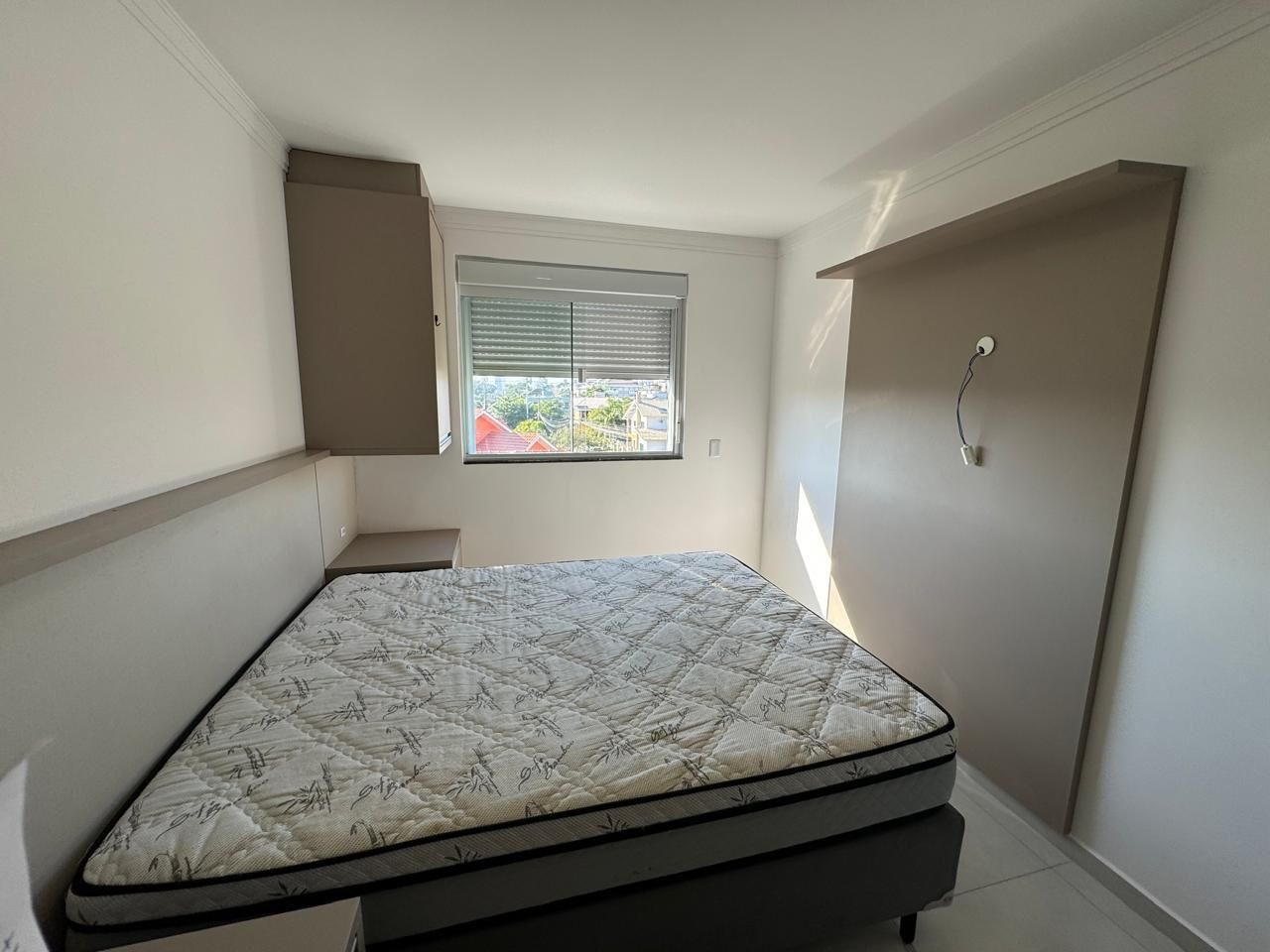 Apartamento à venda com 2 quartos, 66m² - Foto 2