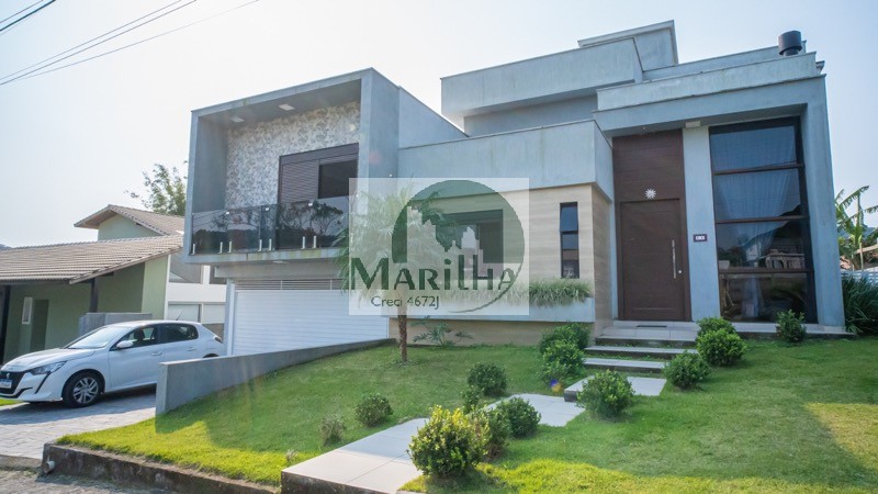 Casa de Condomínio à venda com 4 quartos, 235m² - Foto 1