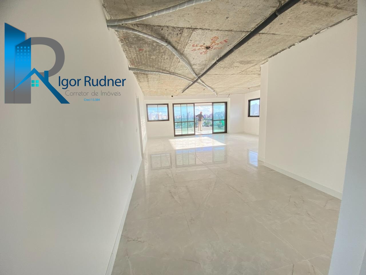 Apartamento à venda com 4 quartos, 212m² - Foto 8