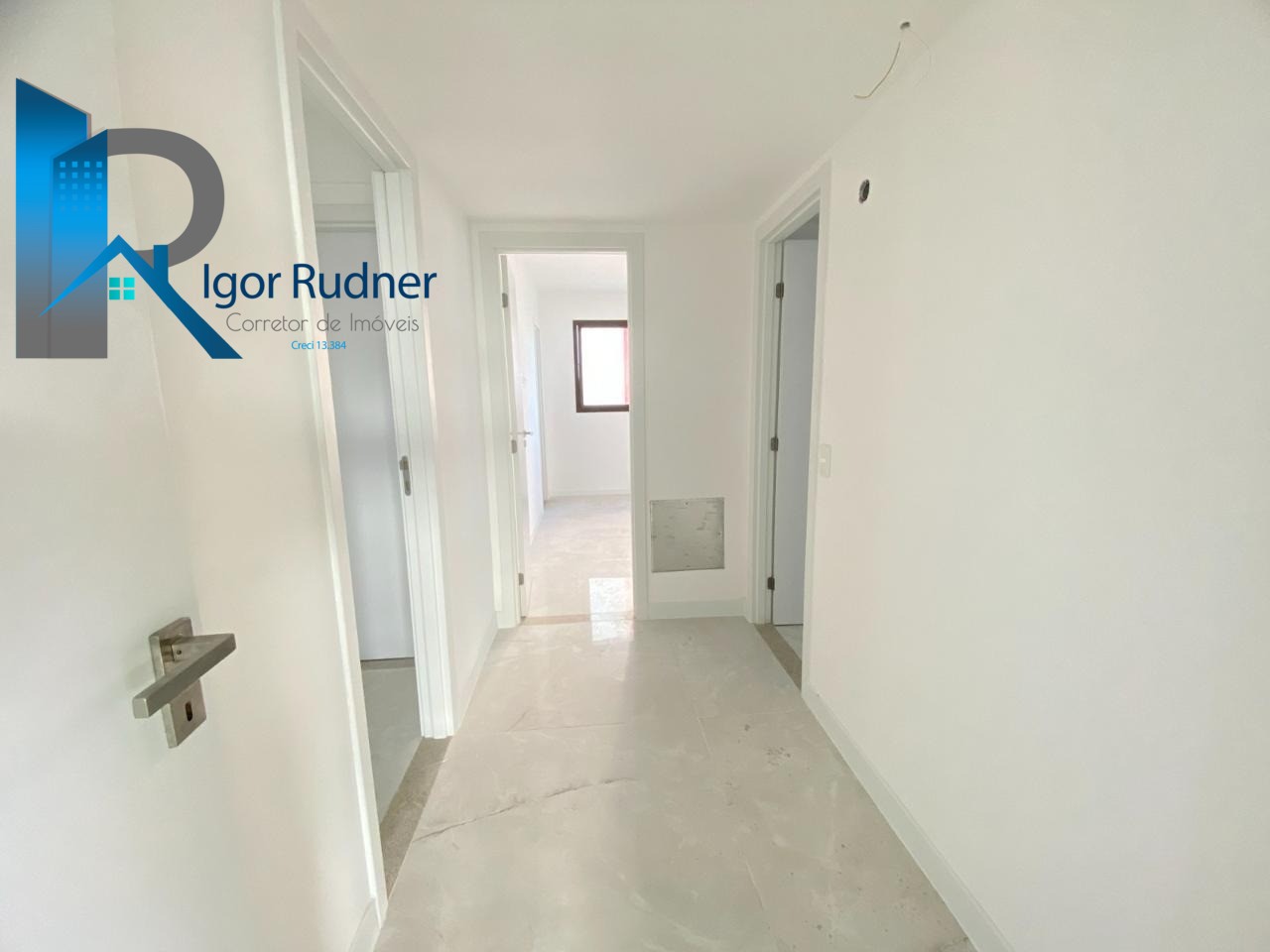 Apartamento à venda com 4 quartos, 212m² - Foto 9