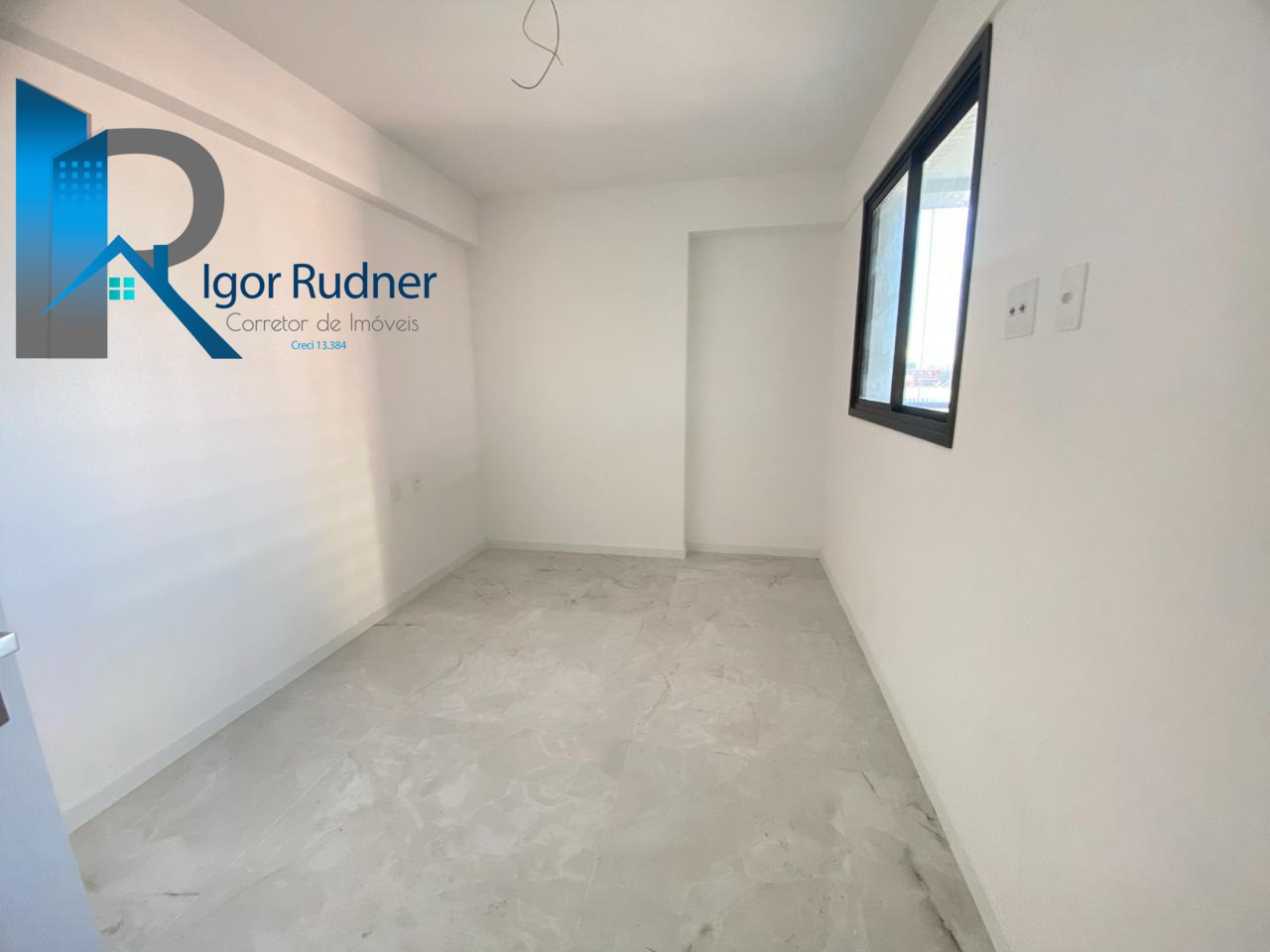 Apartamento à venda com 4 quartos, 212m² - Foto 10