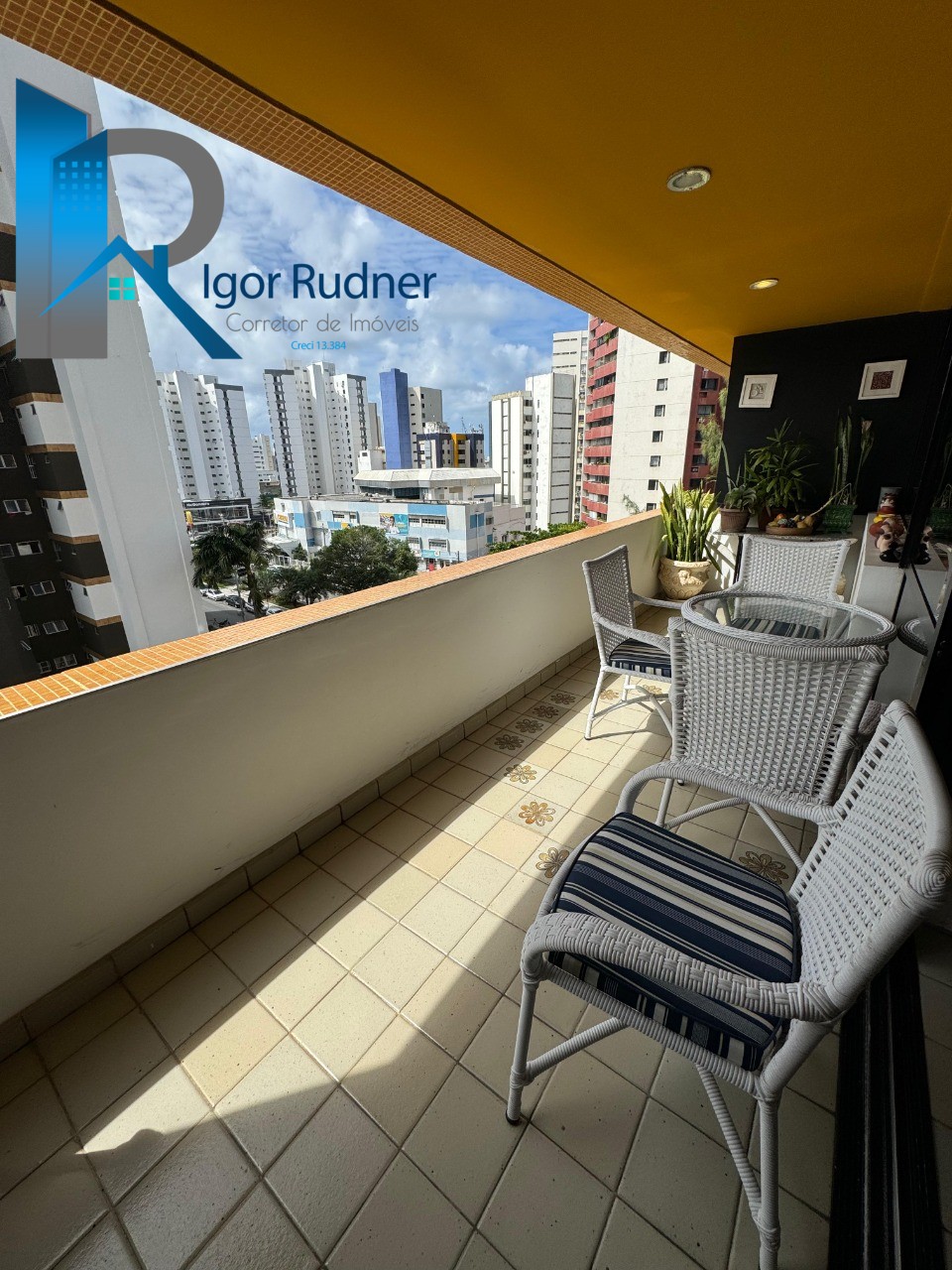 Apartamento à venda com 4 quartos, 203m² - Foto 4