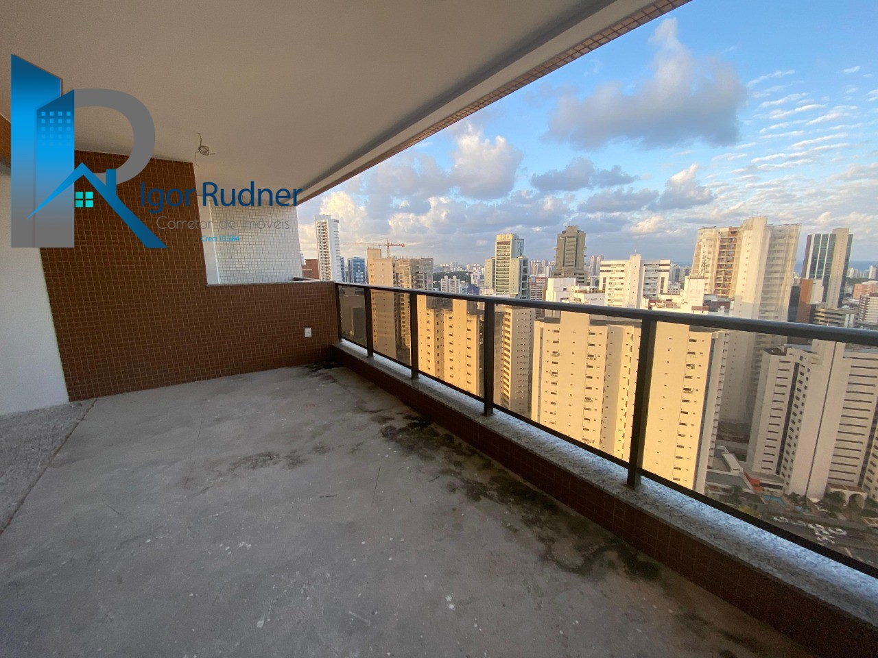 Apartamento à venda com 4 quartos, 140m² - Foto 2