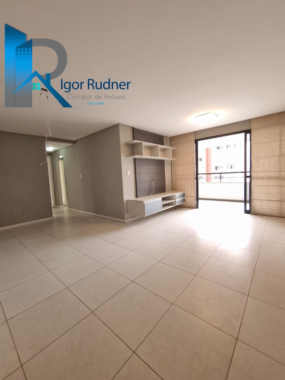 Apartamento à venda com 3 quartos, 95m² - Foto 2