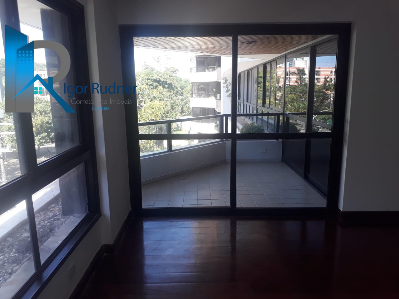 Apartamento à venda com 4 quartos, 211m² - Foto 4