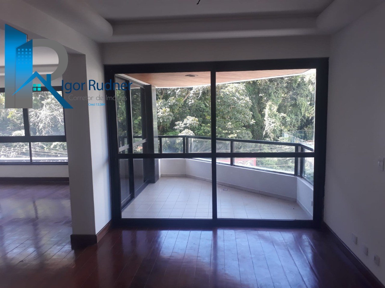 Apartamento à venda com 4 quartos, 211m² - Foto 2