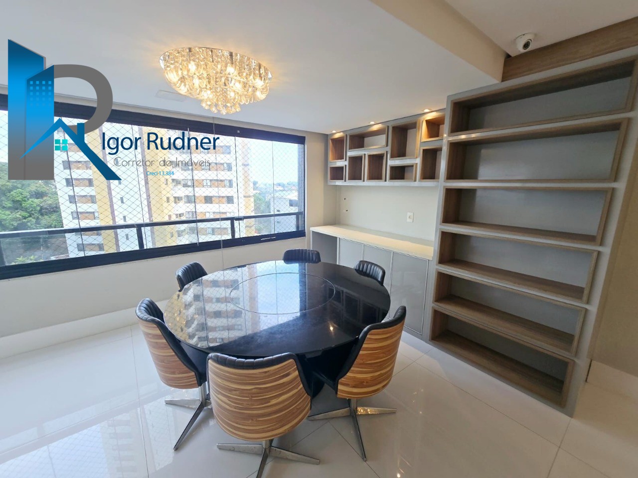 Apartamento à venda com 4 quartos, 183m² - Foto 2