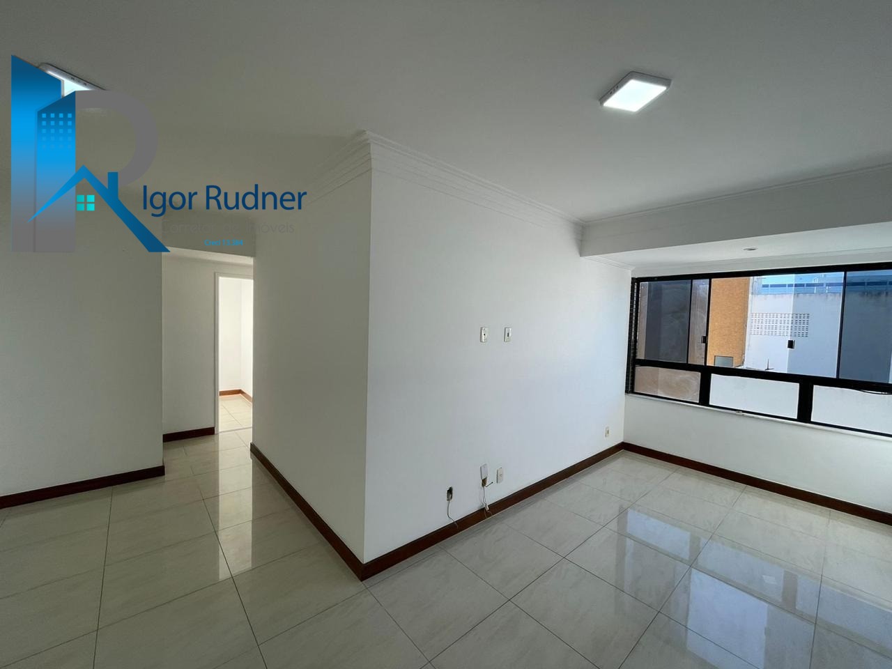 Apartamento à venda com 3 quartos, 75m² - Foto 2