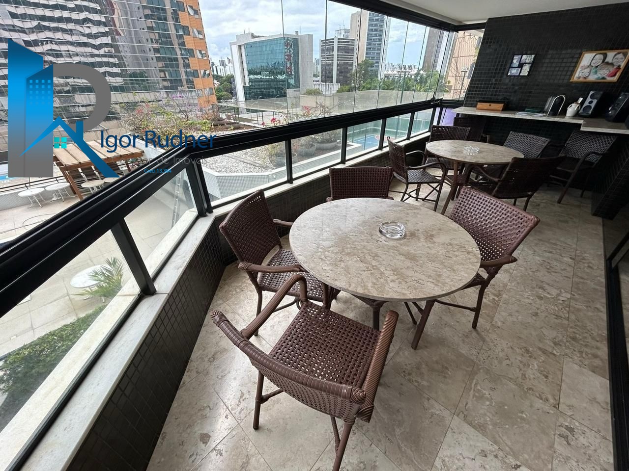 Apartamento à venda com 4 quartos, 225m² - Foto 9