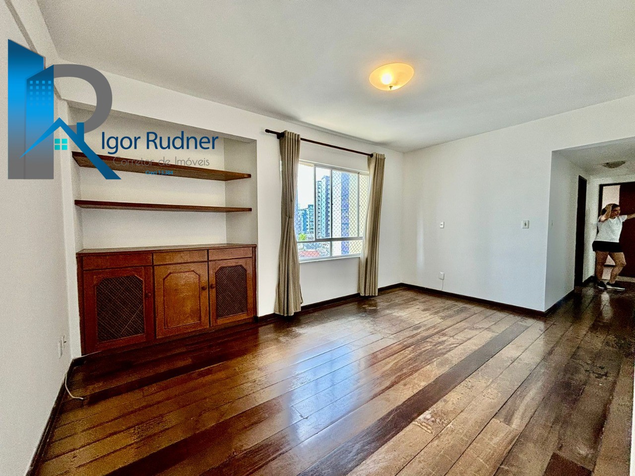 Apartamento à venda com 3 quartos, 96m² - Foto 2