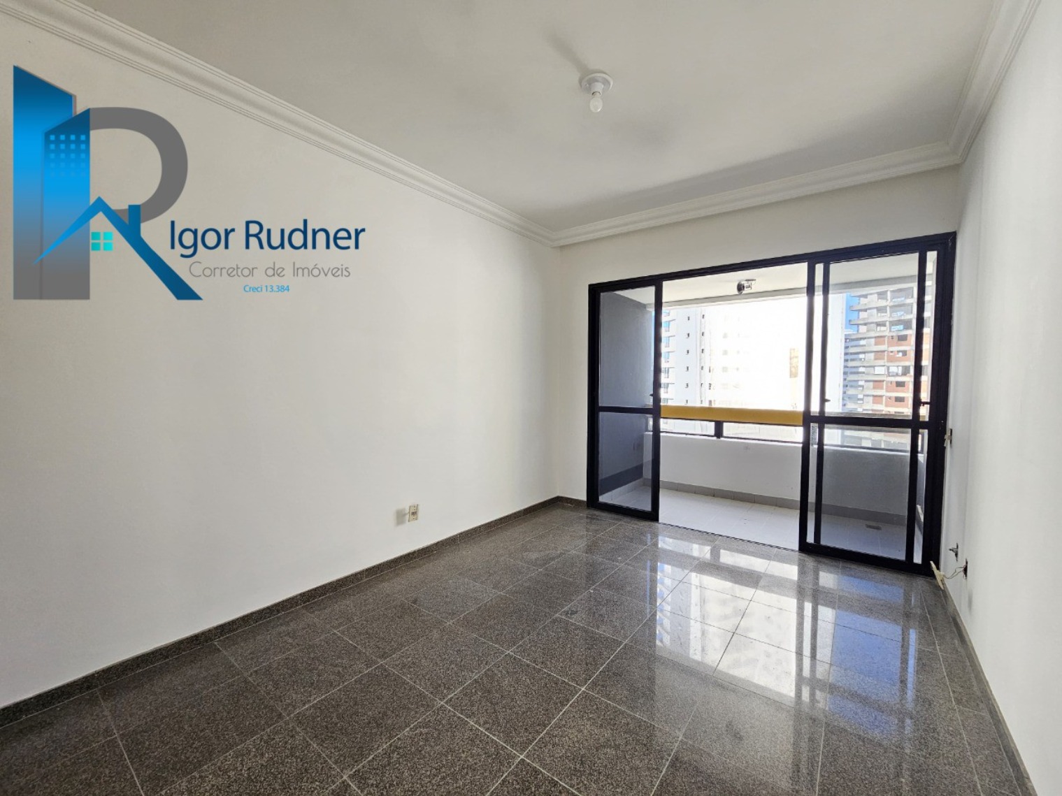 Apartamento à venda com 3 quartos, 97m² - Foto 2