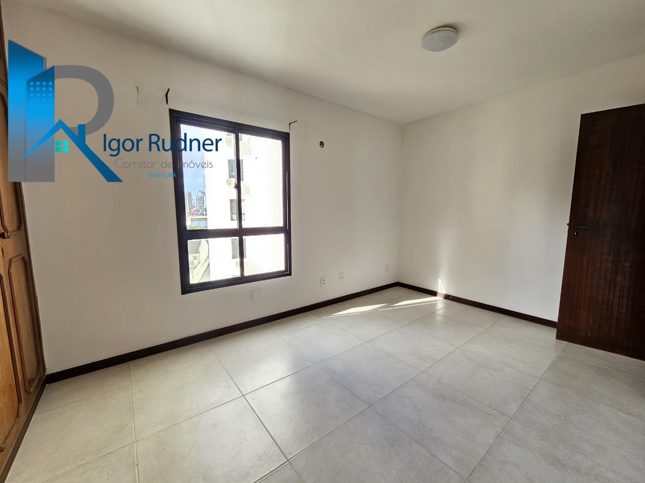 Apartamento à venda com 3 quartos, 119m² - Foto 11