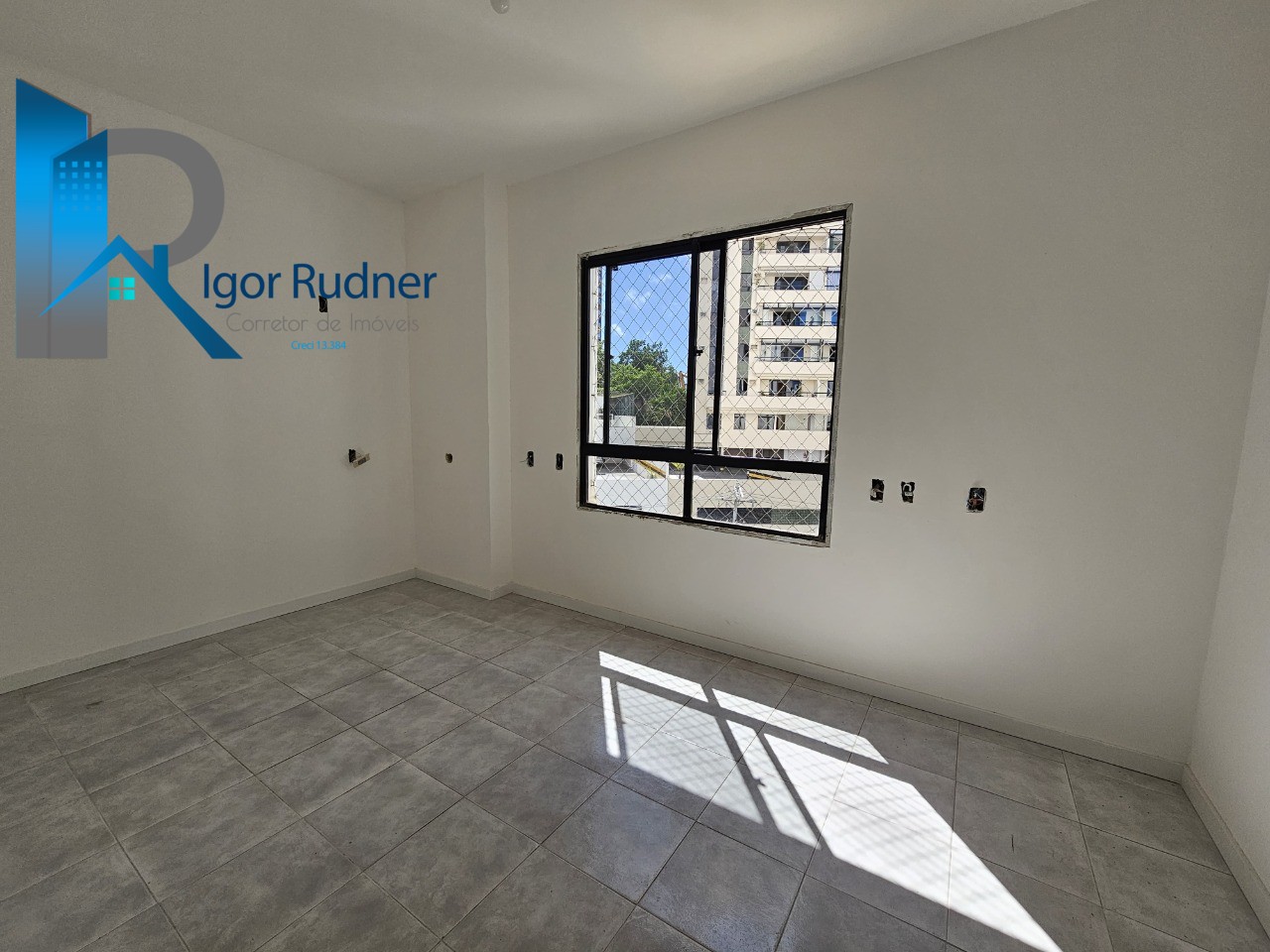 Apartamento à venda com 3 quartos, 97m² - Foto 11