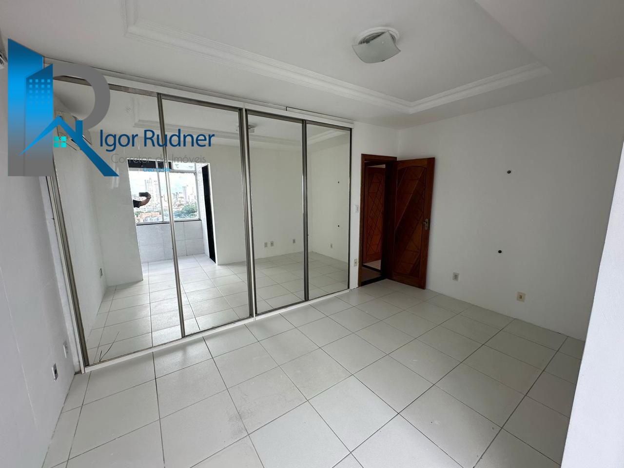 Apartamento à venda com 3 quartos, 270m² - Foto 6