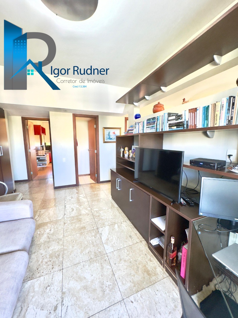 Apartamento à venda com 3 quartos, 180m² - Foto 4