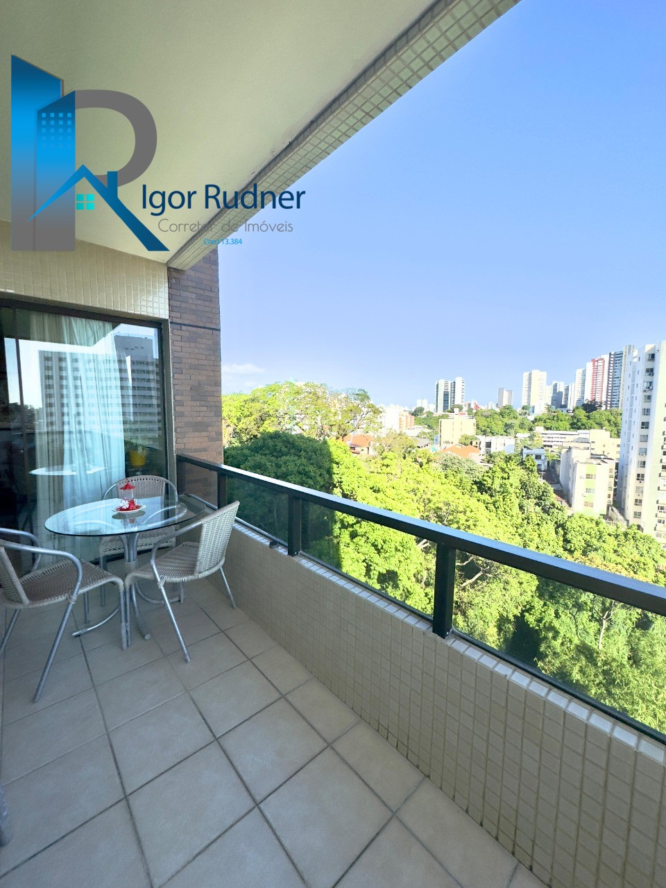 Apartamento à venda com 3 quartos, 180m² - Foto 2