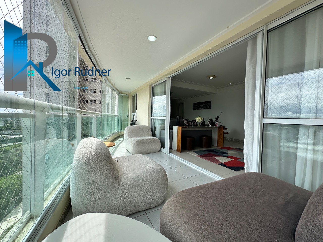 Apartamento à venda com 3 quartos, 143m² - Foto 2