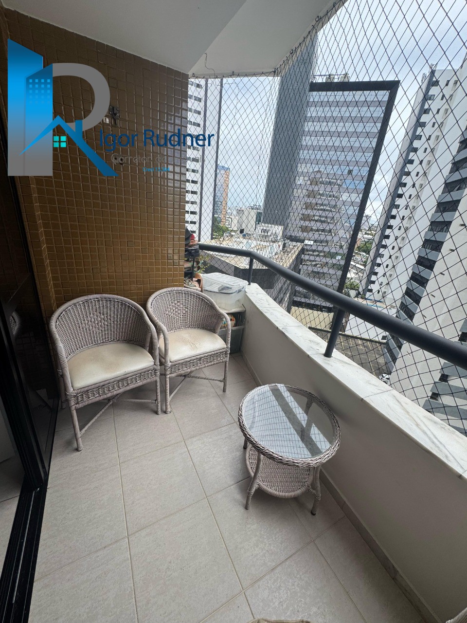 Apartamento à venda com 2 quartos, 70m² - Foto 4