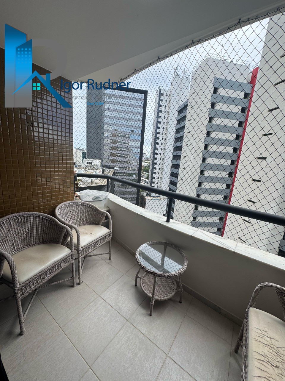 Apartamento à venda com 2 quartos, 70m² - Foto 3