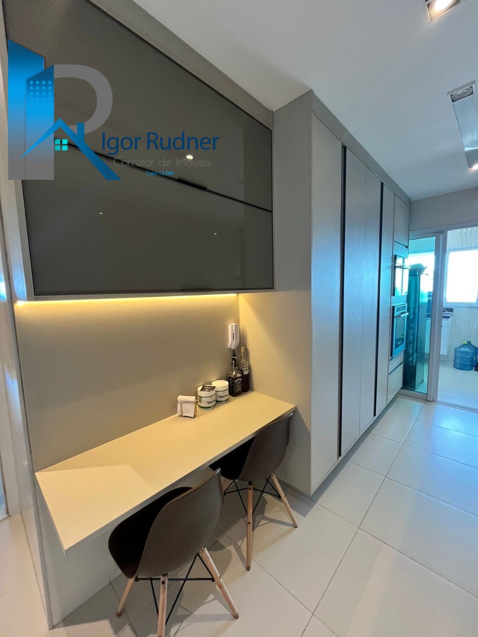 Apartamento à venda com 4 quartos, 261m² - Foto 12