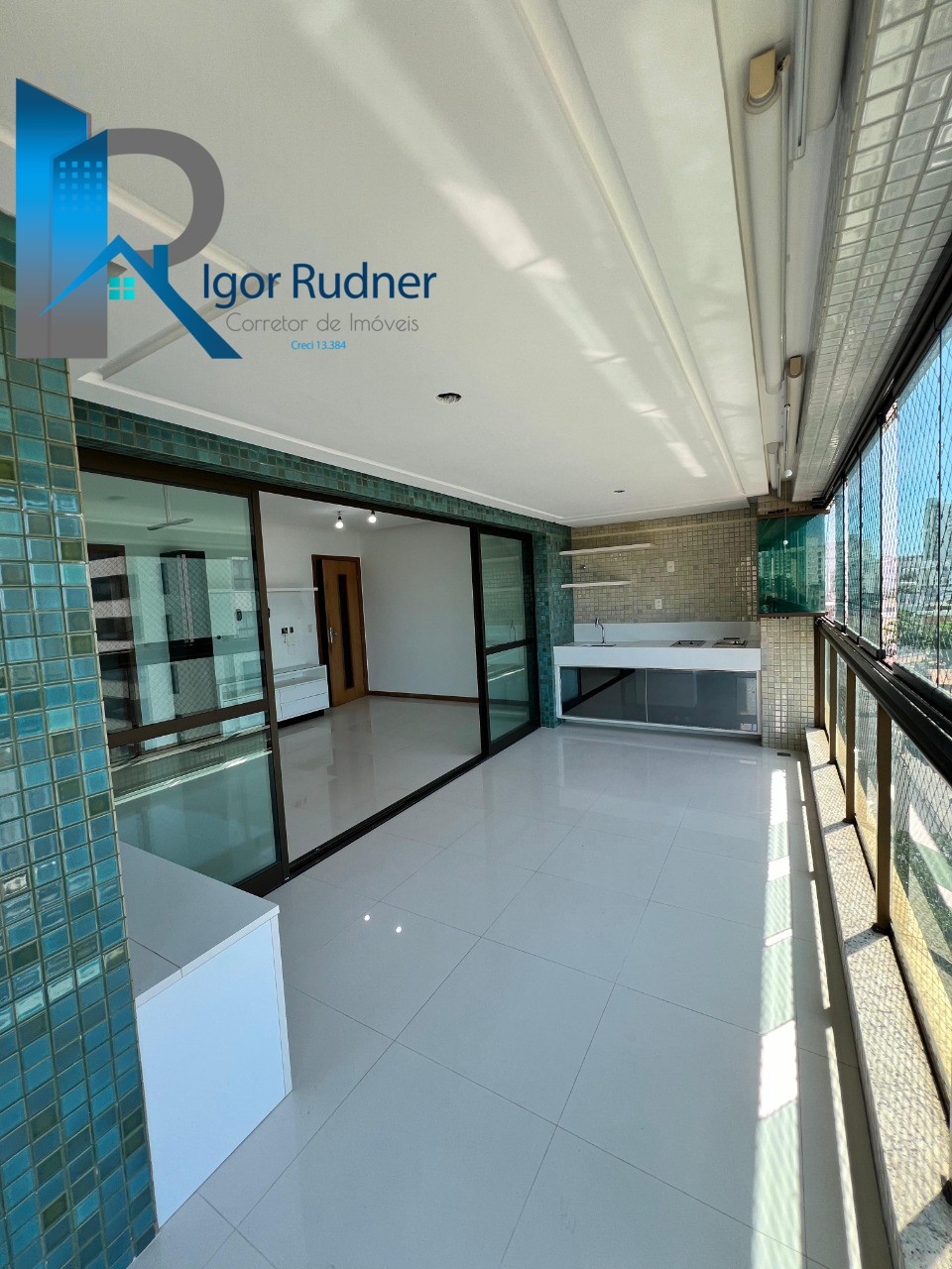 Apartamento à venda com 3 quartos, 106m² - Foto 2