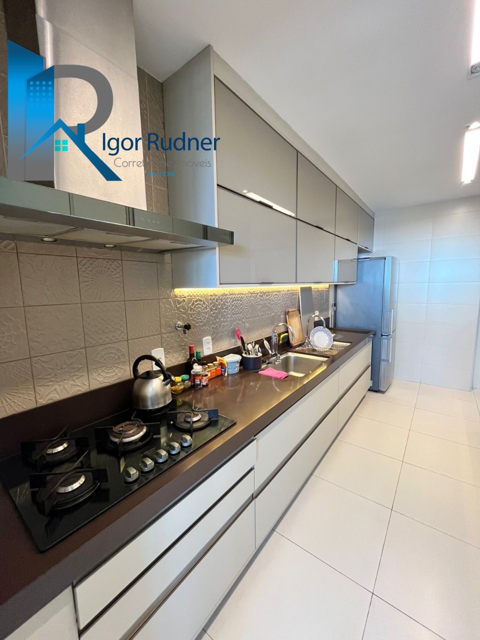 Apartamento à venda com 4 quartos, 261m² - Foto 8