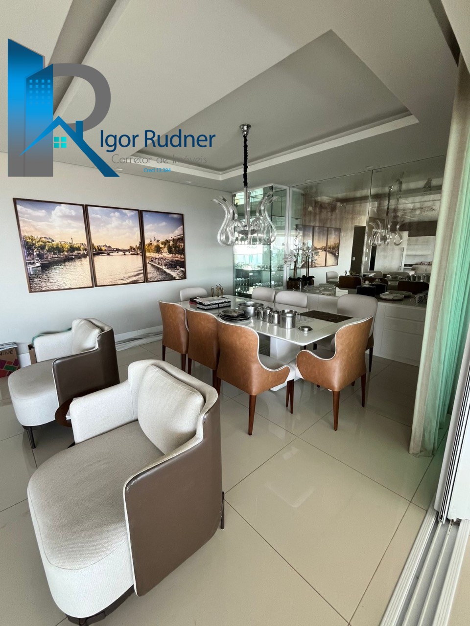Apartamento à venda com 4 quartos, 261m² - Foto 2