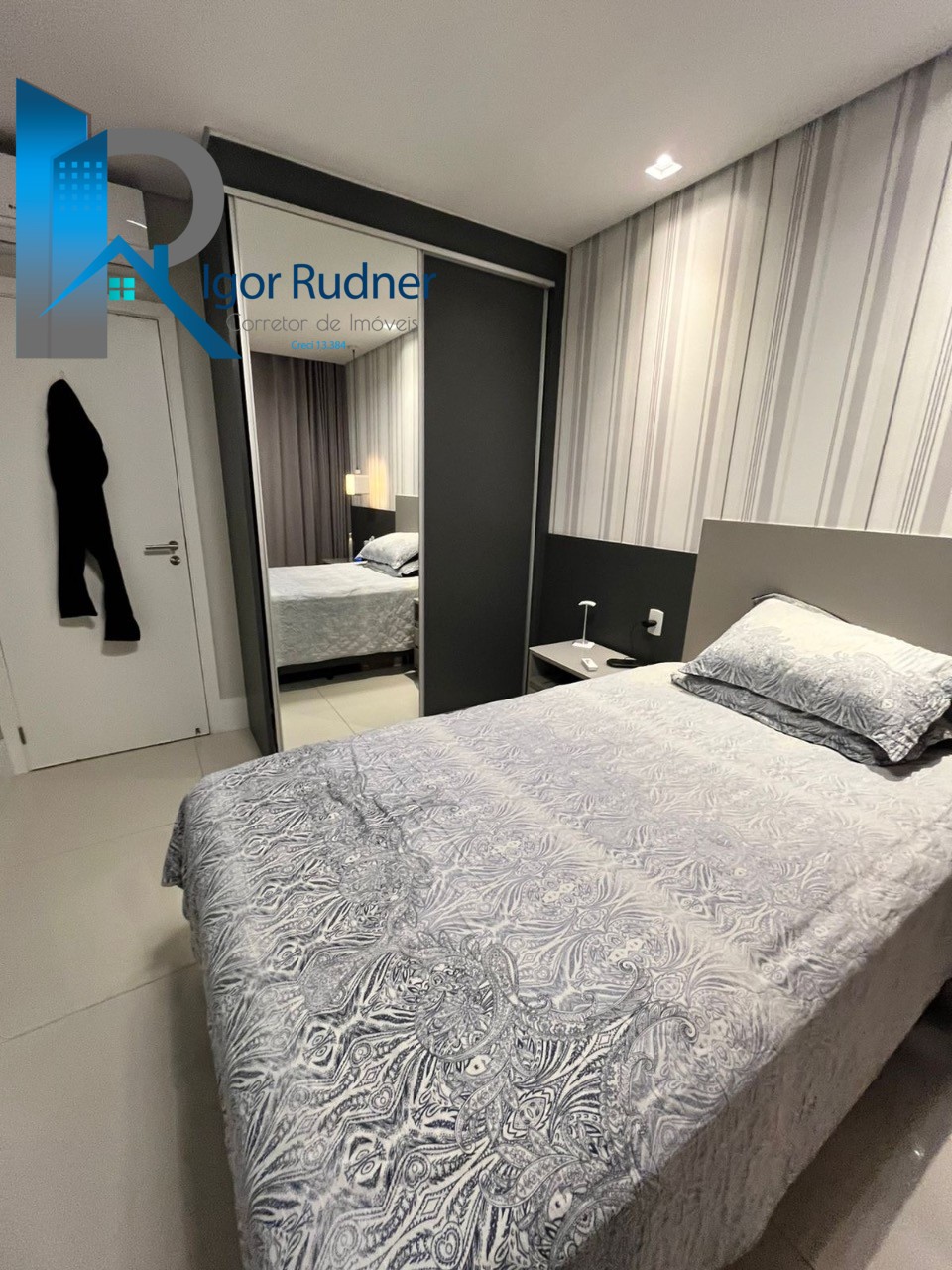 Apartamento à venda com 4 quartos, 261m² - Foto 18