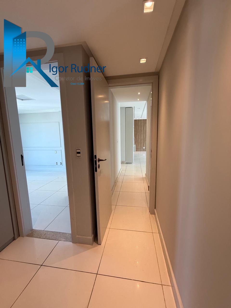 Apartamento à venda com 4 quartos, 185m² - Foto 18