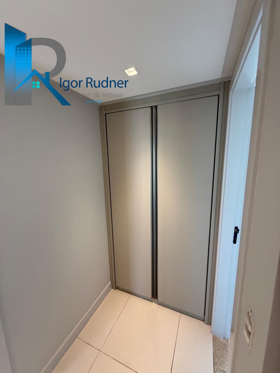 Apartamento à venda com 4 quartos, 185m² - Foto 17