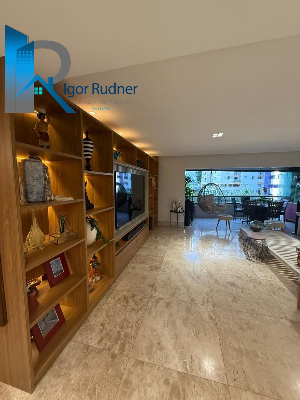 Apartamento à venda com 3 quartos, 188m² - Foto 4