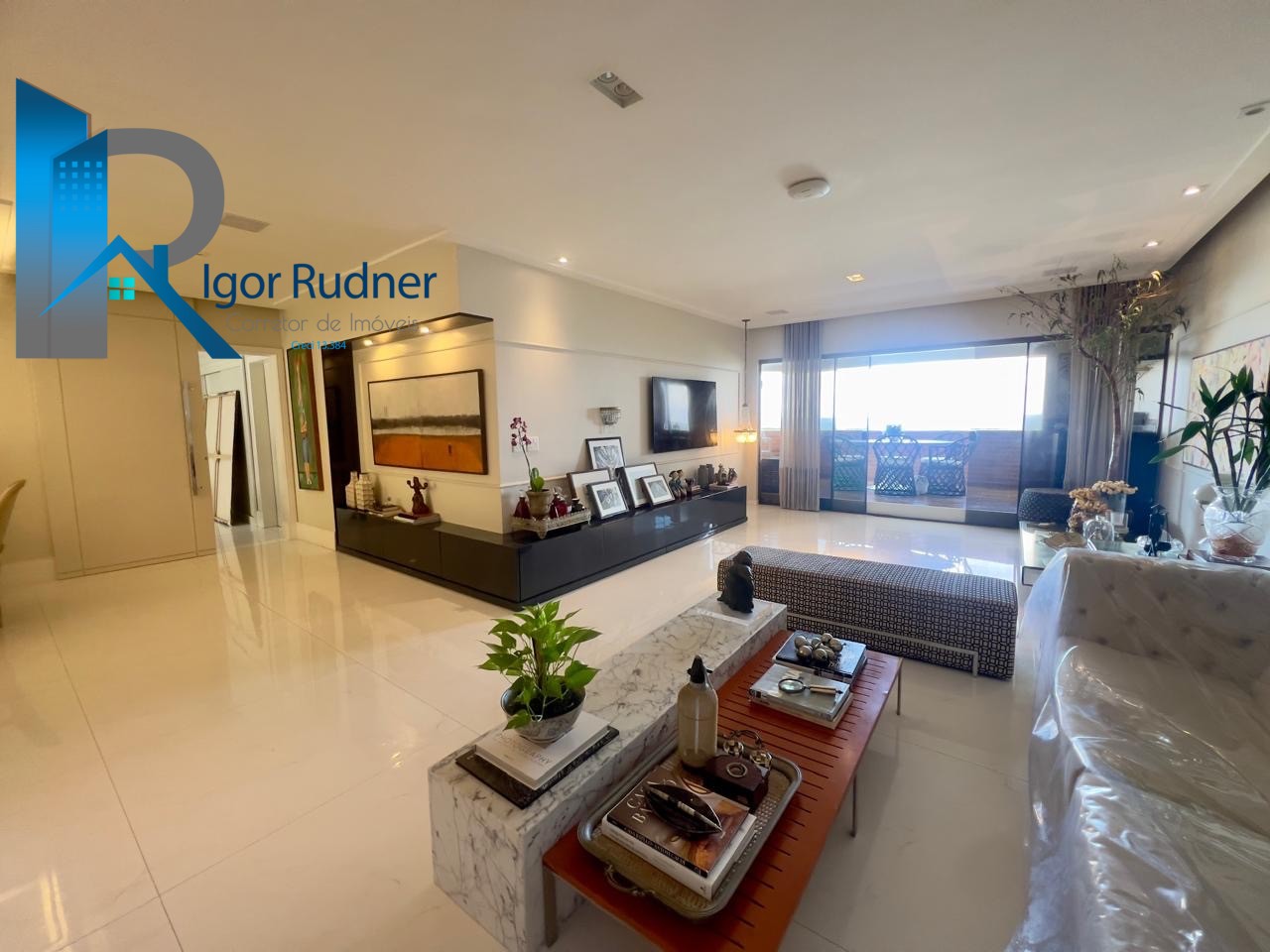 Apartamento, 3 quartos, 267 m² - Foto 2