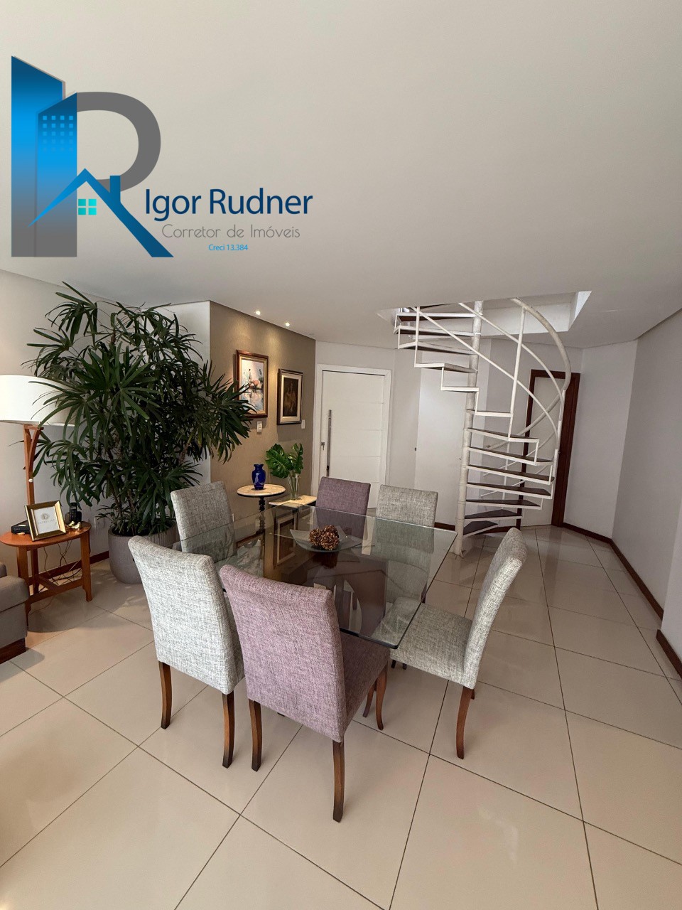 Cobertura, 3 quartos, 254 m² - Foto 1