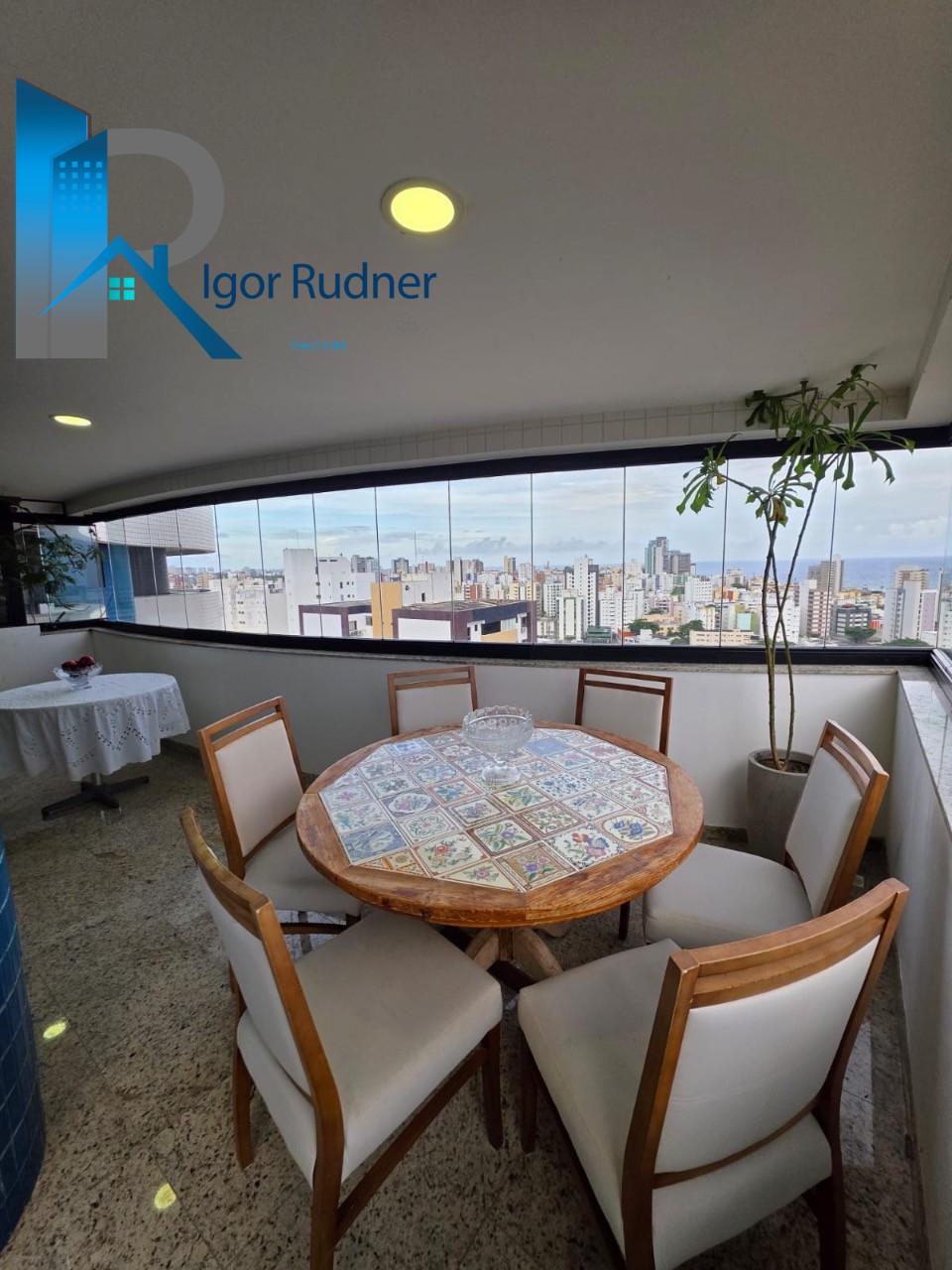 Apartamento, 4 quartos, 242 m² - Foto 1