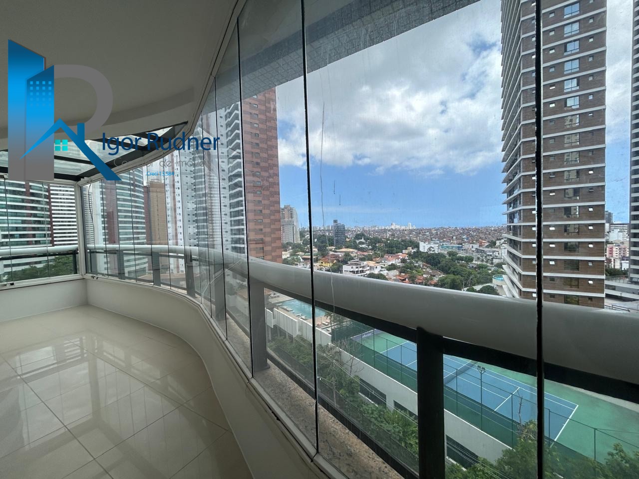 Apartamento, 3 quartos, 235 m² - Foto 1