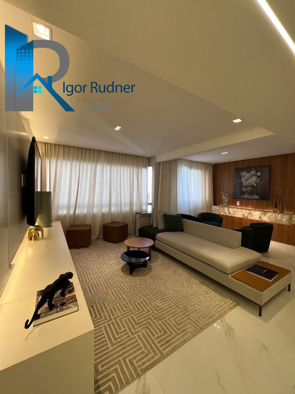 Cobertura, 3 quartos, 213 m² - Foto 1