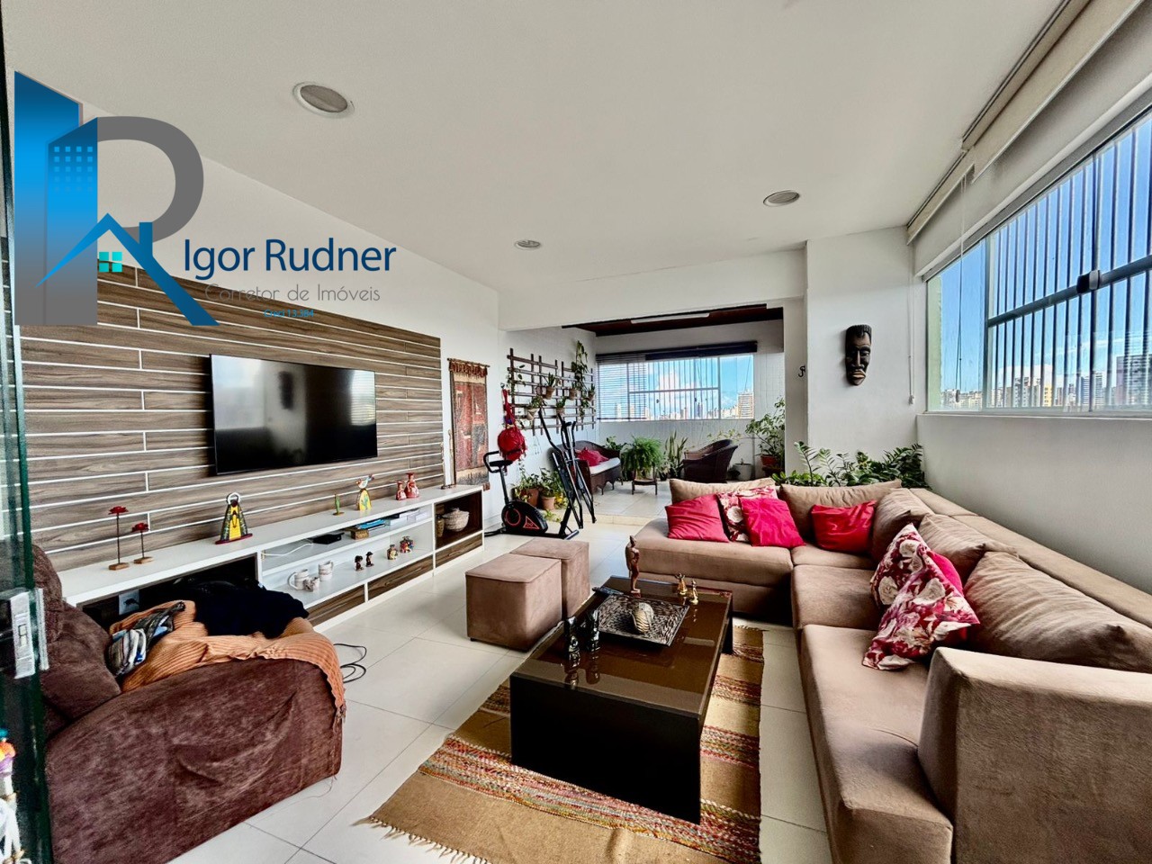 Apartamento, 3 quartos, 187 m² - Foto 2