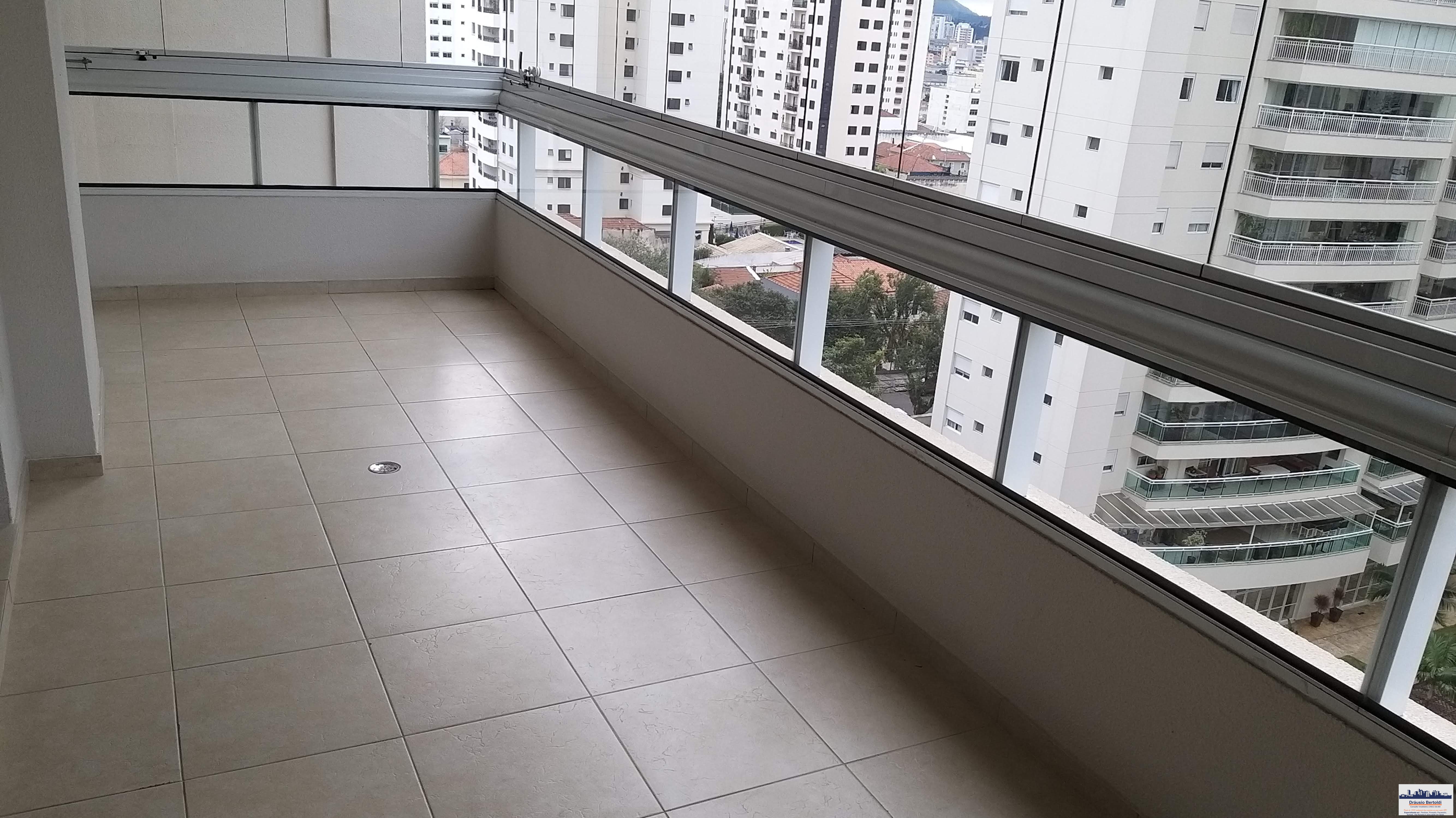 Apartamento à venda com 3 quartos, 129m² - Foto 3