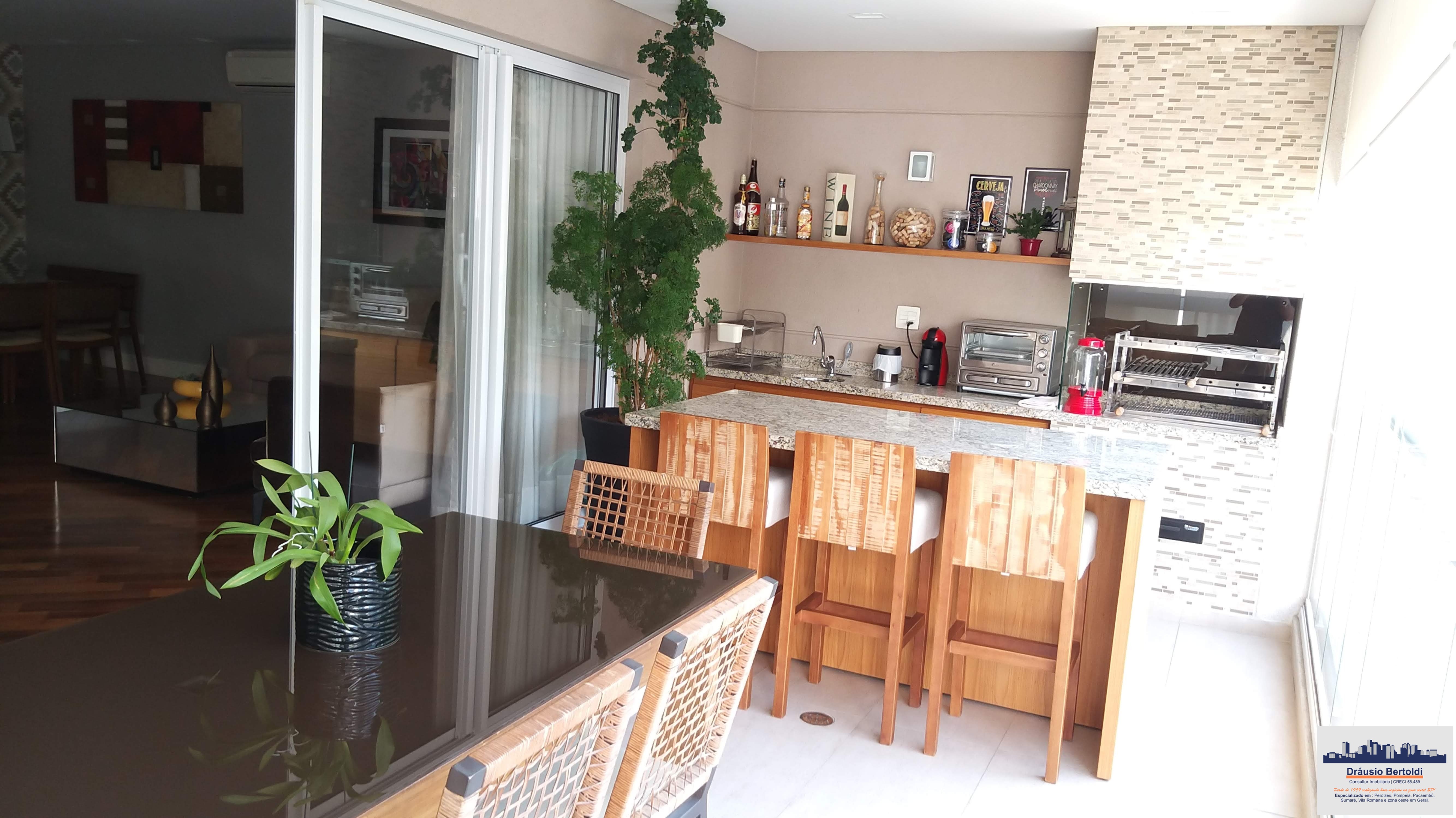 Apartamento à venda com 4 quartos, 206m² - Foto 2