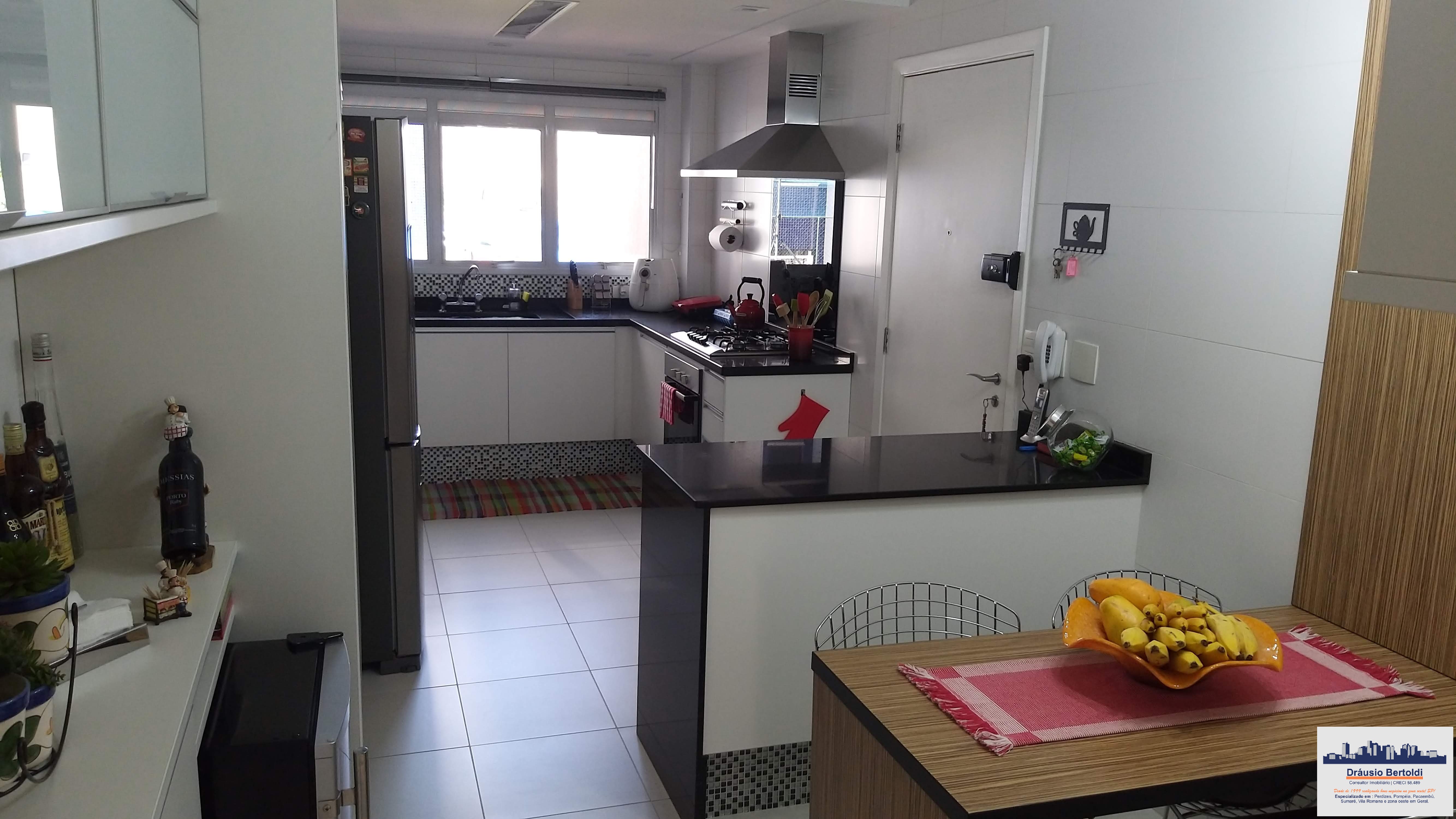 Apartamento à venda com 4 quartos, 206m² - Foto 11