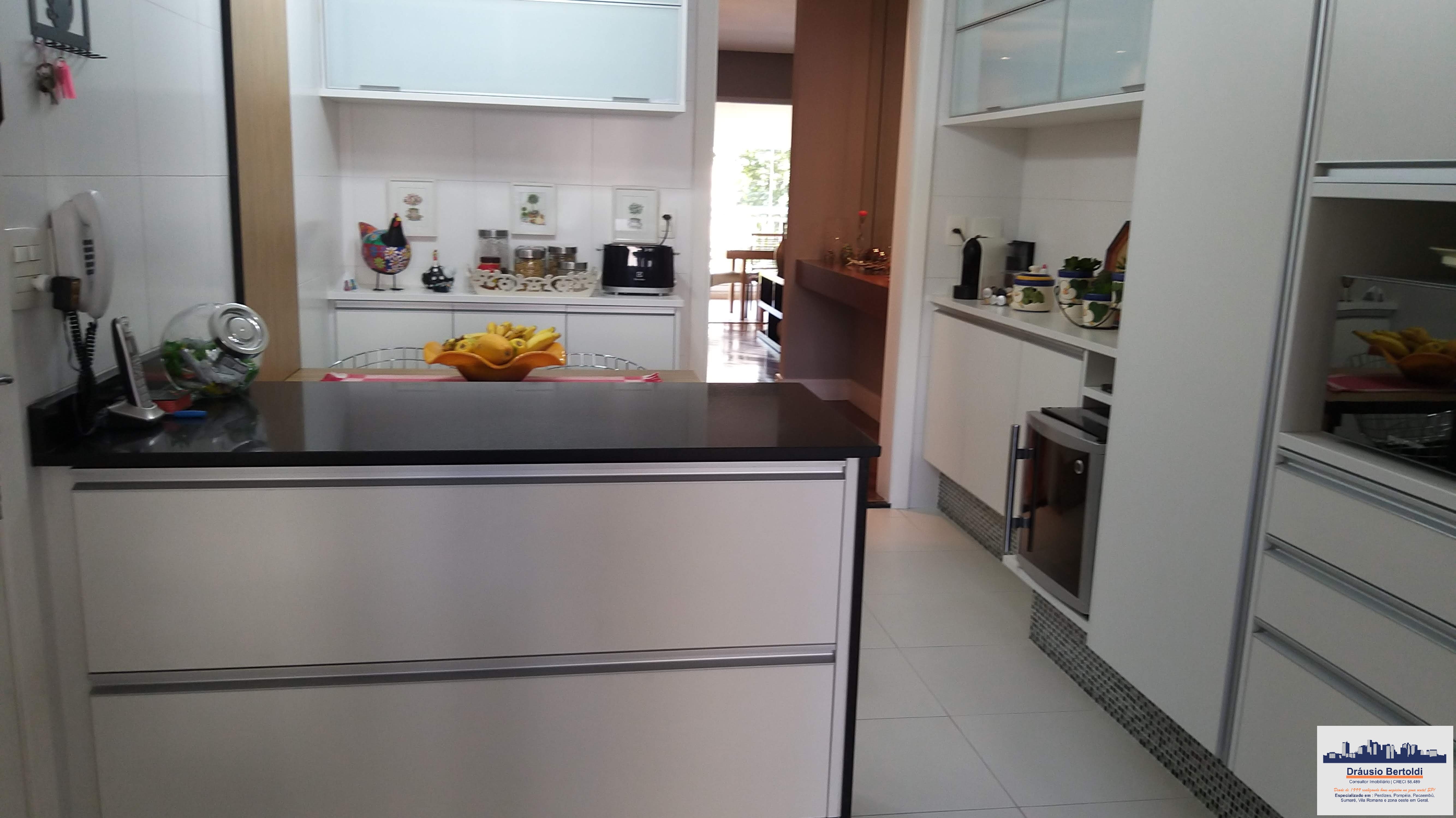 Apartamento à venda com 4 quartos, 206m² - Foto 13