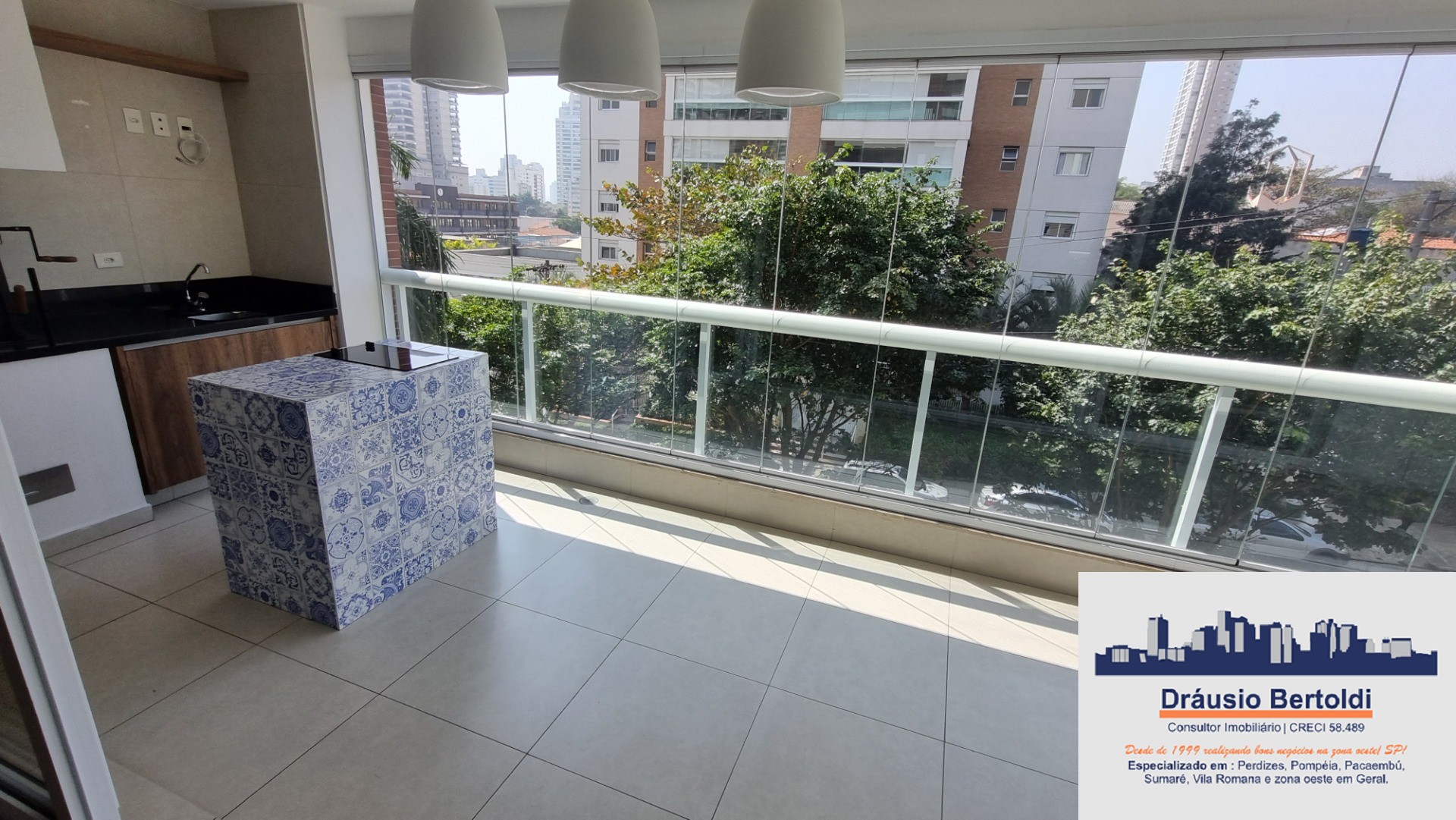 Apartamento à venda com 3 quartos, 188m² - Foto 2