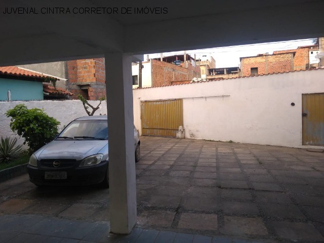 Casa à venda com 3 quartos, 800m² - Foto 4