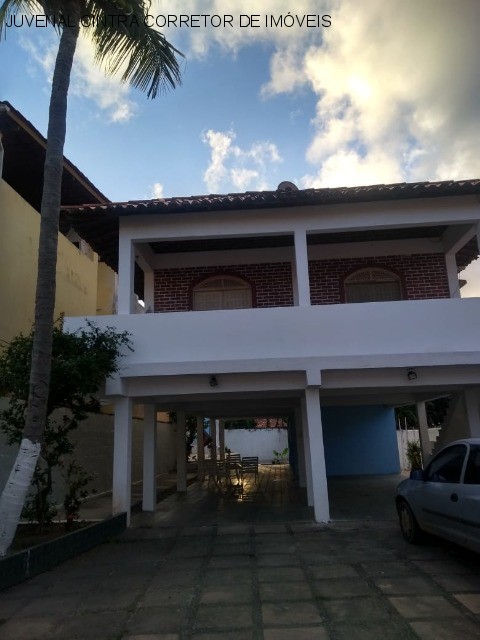 Casa à venda com 3 quartos, 800m² - Foto 1